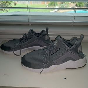 Women’s Grey Nike Huaraches